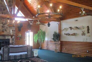 汽车旅馆  Sundown Motor Lodge