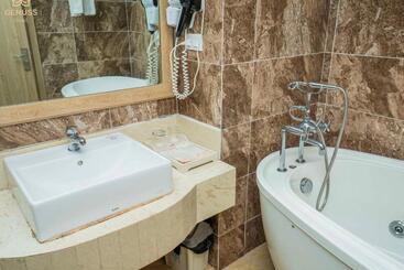 هتل Khách Sạn Century Tam đảo
