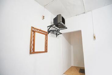 هتل Oyo 90194 Wisma Ria