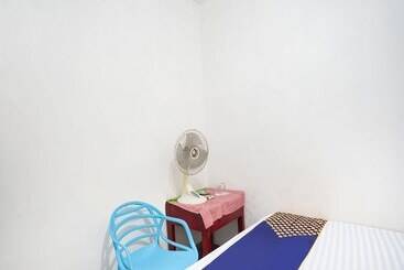 هتل Oyo 90194 Wisma Ria