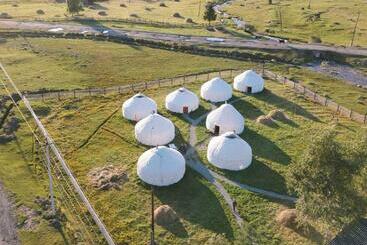 هاستل Jyrgalan Yurt Lodge