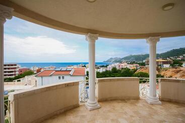 Apartaments Crown Silvia