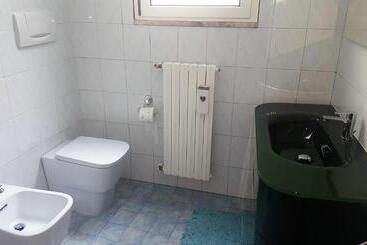 تختخواب و صبحانه Iggh Il Glicine Guest House