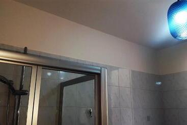 تختخواب و صبحانه Iggh Il Glicine Guest House