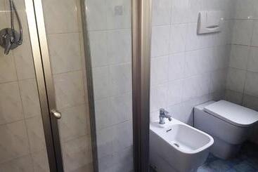 تختخواب و صبحانه Iggh Il Glicine Guest House