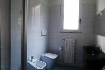 تختخواب و صبحانه Iggh Il Glicine Guest House