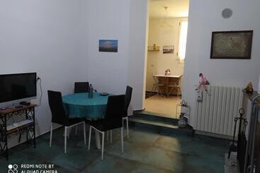 تختخواب و صبحانه Iggh Il Glicine Guest House