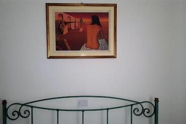 تختخواب و صبحانه Iggh Il Glicine Guest House
