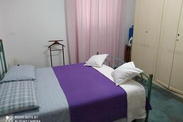 تختخواب و صبحانه Iggh Il Glicine Guest House