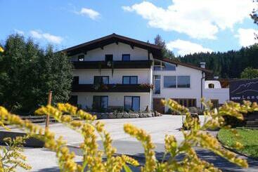 پانسیون Landhaus Almdorf