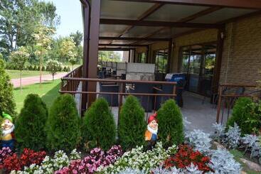 هتل Therma Camp And Pool In Therma Village   Free Parking & Free Beach