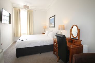 Andover House Hotel & Restaurant   Adults Only
