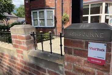 هتل Ashbourne House