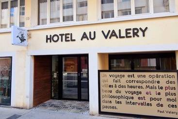 هتل Au Valery