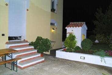 בית מלון כפרי B&b Oliena