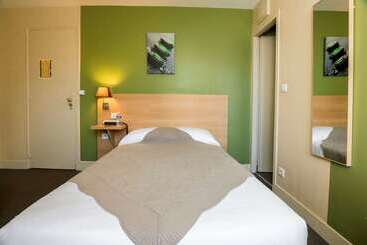 Brit Hotel Terminus