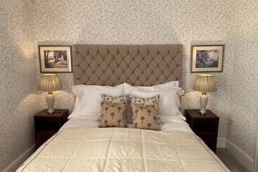 Burford Lodge Hotel Adults Only