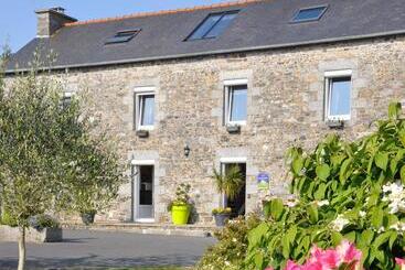 هتل Domaine Du Grenier
