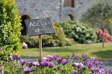 هتل Domaine Du Grenier