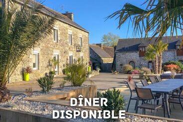 هتل Domaine Du Grenier
