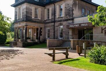 هتل Halifax Hall