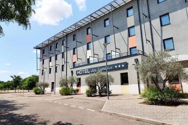 هتل Hôtel Des Lumières Lyon Meyzieu Arena Stadium