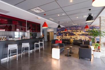 هتل Hôtel Des Lumières Lyon Meyzieu Arena Stadium