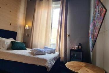 هتل Hôtel Les 4 éléments