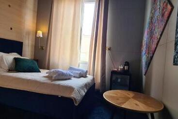 هتل Hôtel Les 4 éléments