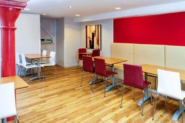 Go2 Hotels Burton Upon Trent Central