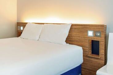 Go2 Hotels Burton Upon Trent Central