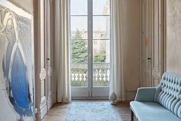 هتل L Apparthôtel Particulier Bordeaux
