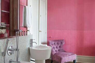 هتل L Apparthôtel Particulier Bordeaux