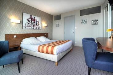هتل Hôtel La Petite Sirène Quiberon