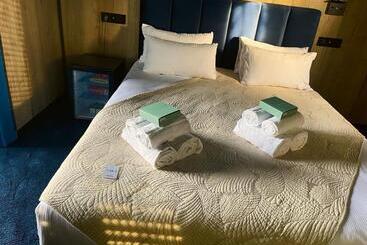 هتل Hôtel Les 4 éléments