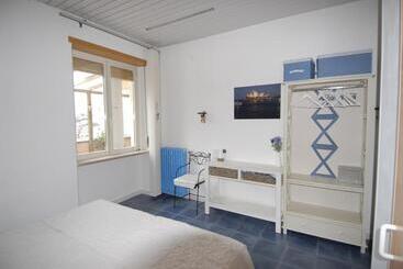 Nughe  E  Oro Guesthouse - Nuoro
