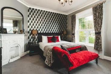 هتل Rayanne House