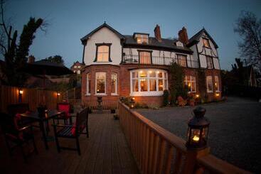 هتل Rayanne House