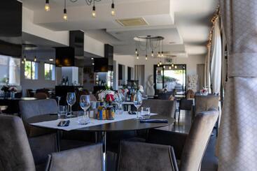 酒店 & Restaurant Perla Riviera