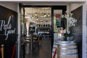 酒店 & Restaurant Perla Riviera
