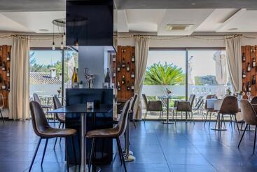 酒店 & Restaurant Perla Riviera