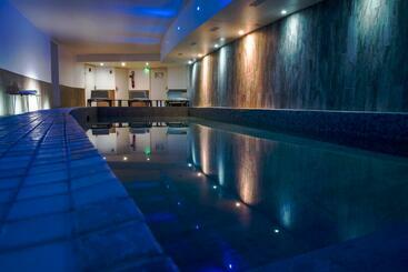 هتل Rock Noir & Spa