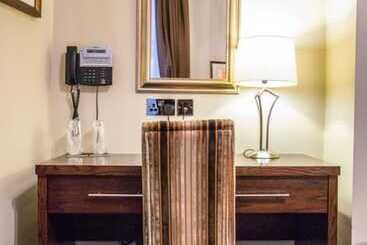The Duke Of Edinburgh Hotel & Bar