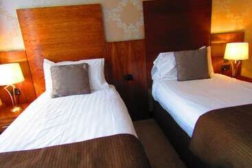 The Duke Of Edinburgh Hotel & Bar