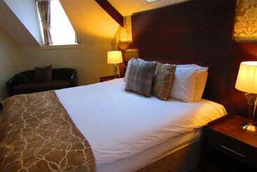 The Duke Of Edinburgh Hotel & Bar