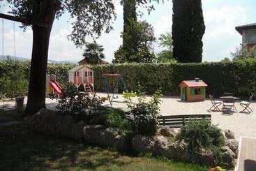 هتل Agriturismo La Meridiana