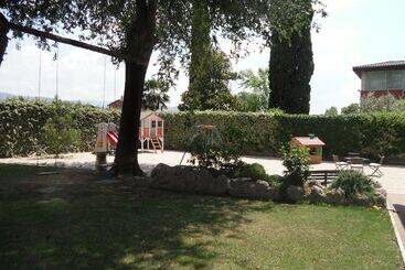 هتل Agriturismo La Meridiana