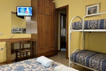 هتل Agriturismo La Mora