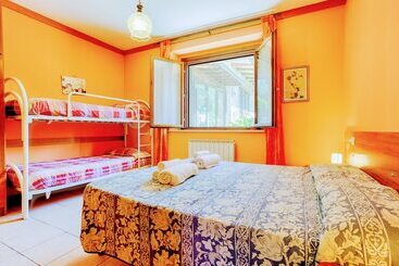 هتل Agriturismo La Mora