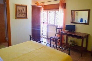 هتل Airport Torre Clementina Inn
